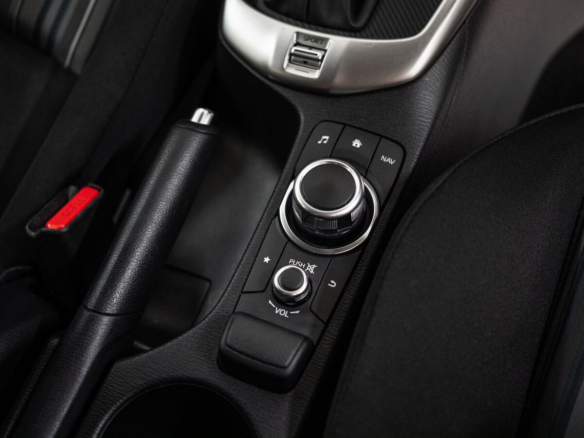 Mazda Mazda2 2021 - фото автомобиля