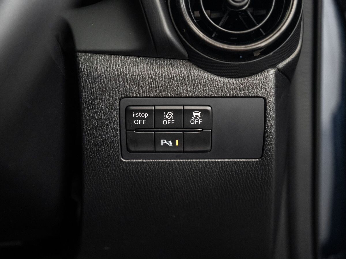 Mazda Mazda2 2021 - фото автомобиля