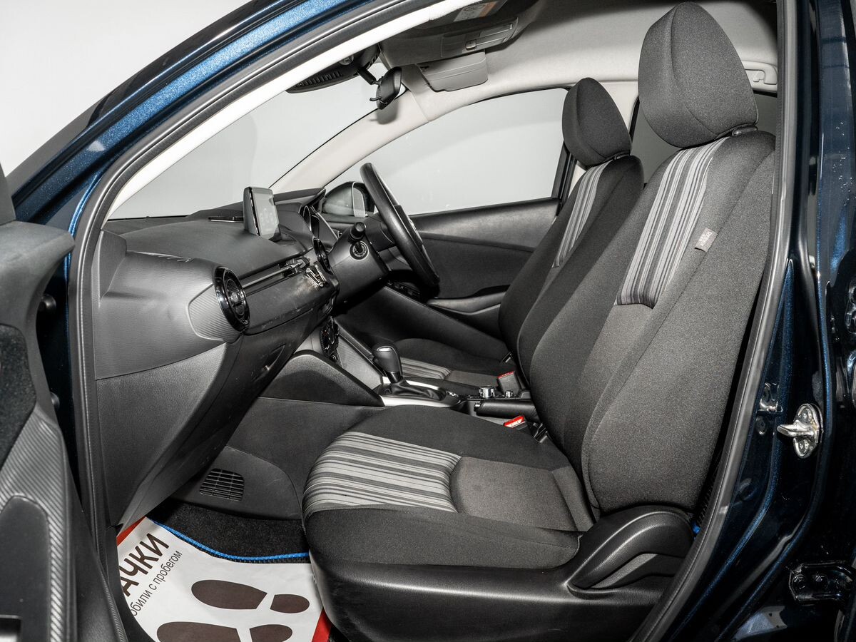 Mazda Mazda2 2021 - фото автомобиля