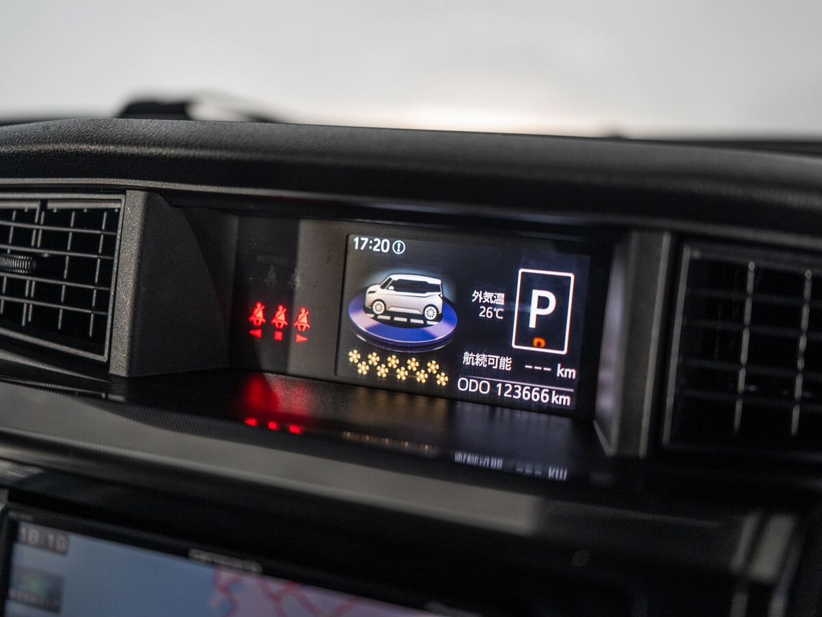 Toyota Tank 2017 - фото автомобиля