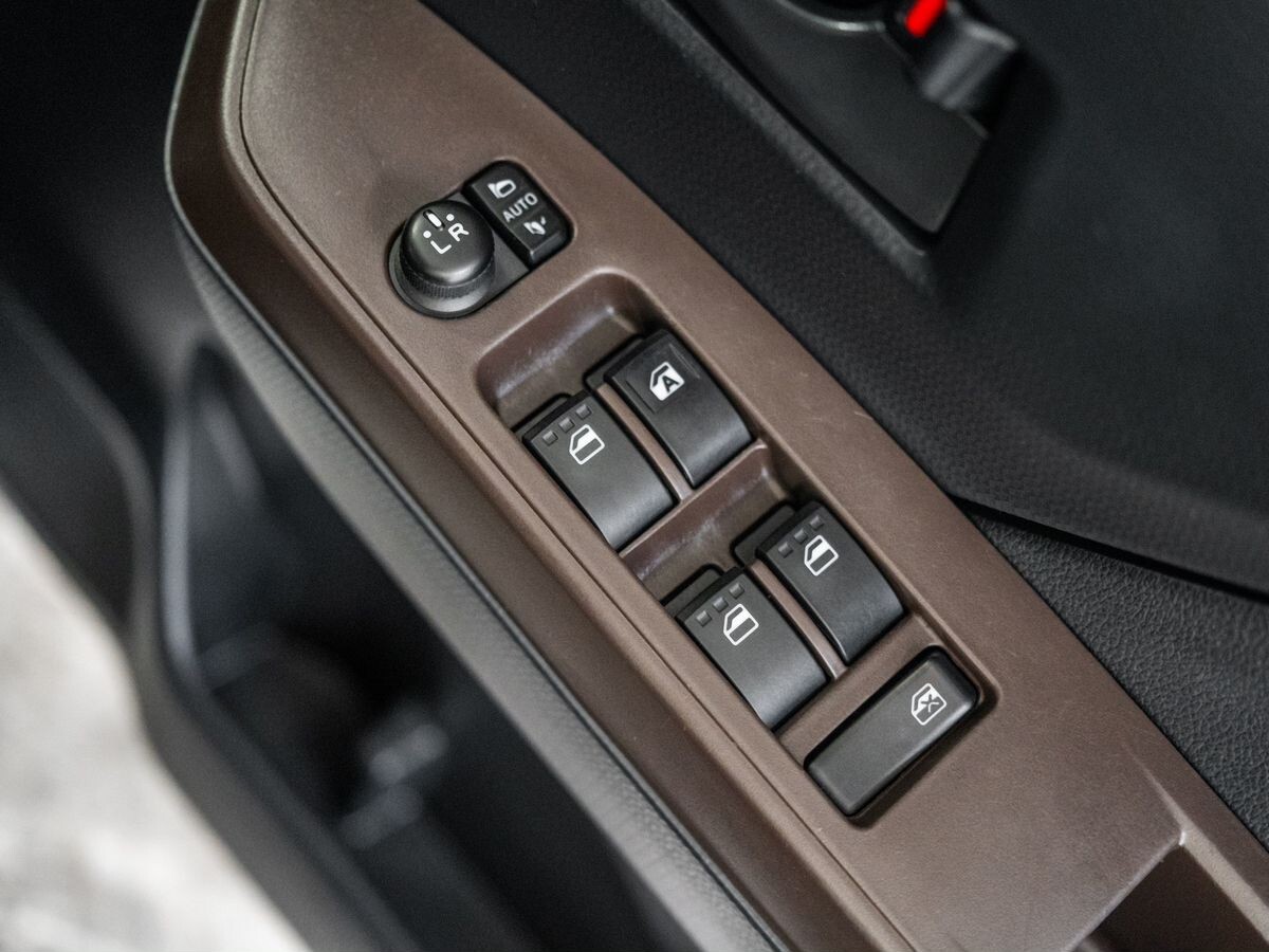 Toyota Tank 2017 - фото автомобиля