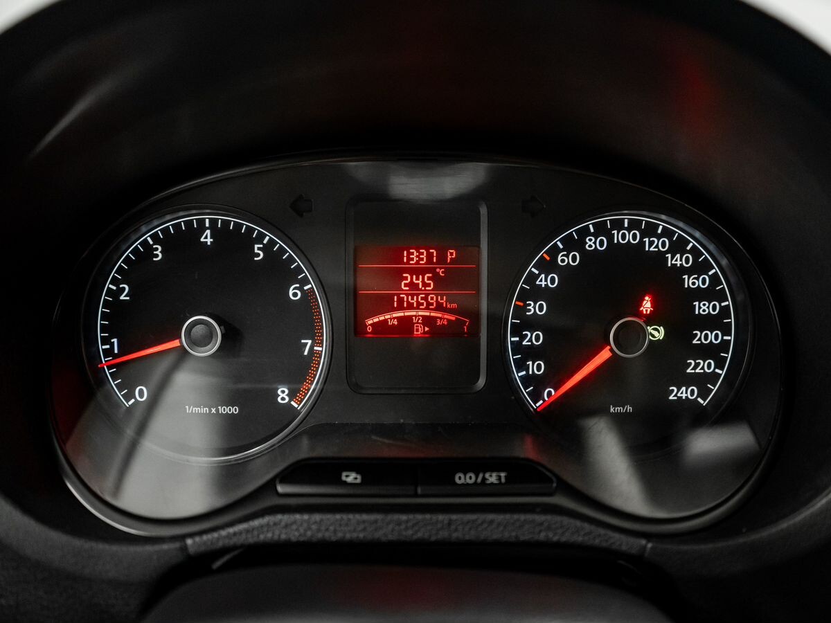 Volkswagen Polo 2012 - фото автомобиля