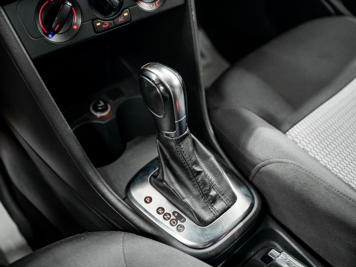 Volkswagen Polo 2012 - фото автомобиля