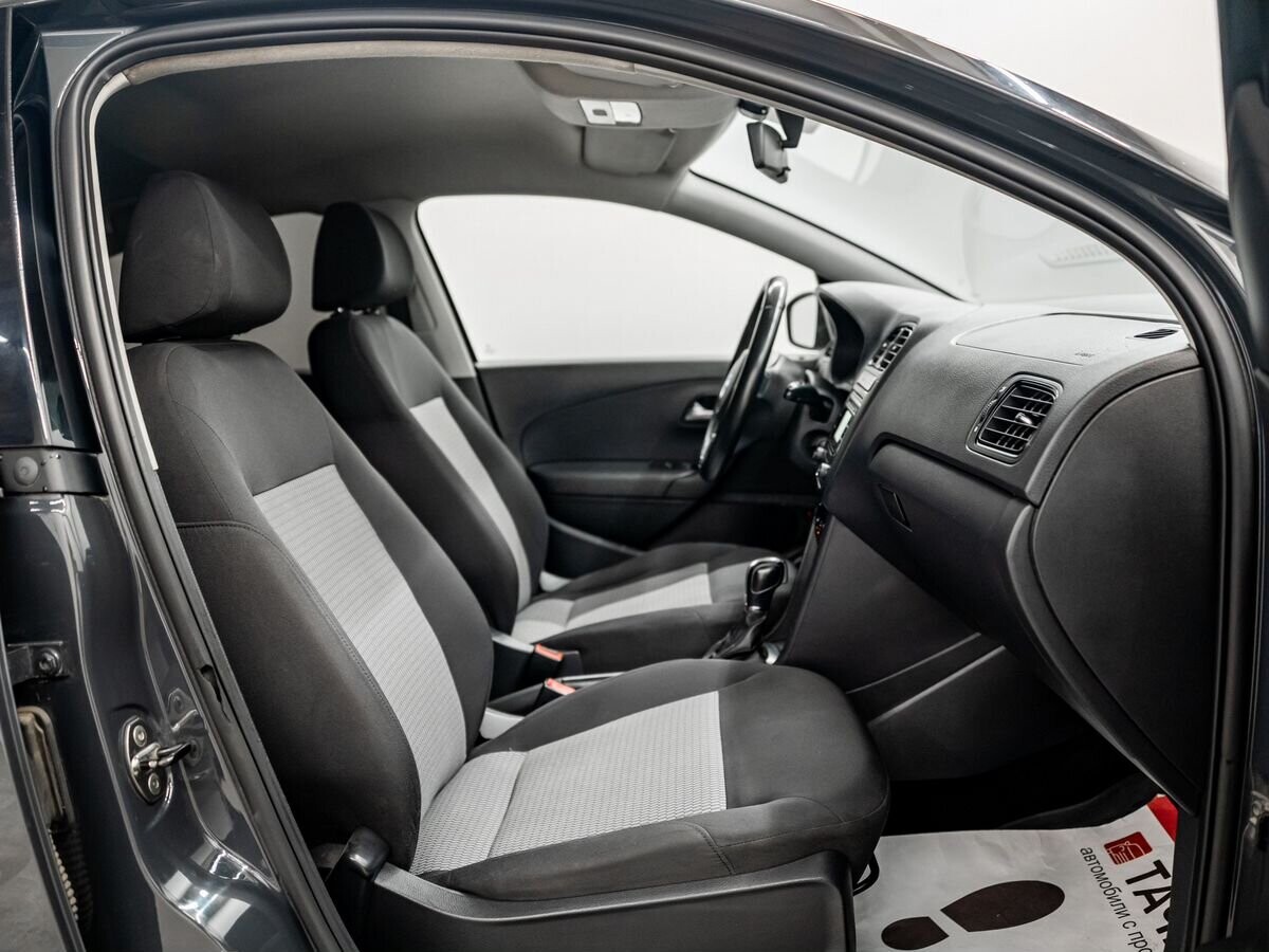Volkswagen Polo 2012 - фото автомобиля