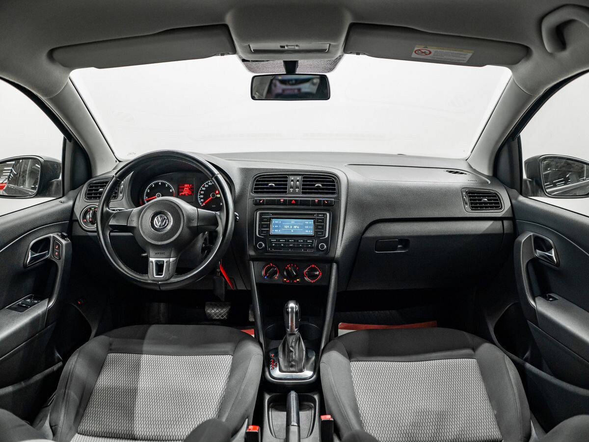 Volkswagen Polo 2012 - фото автомобиля