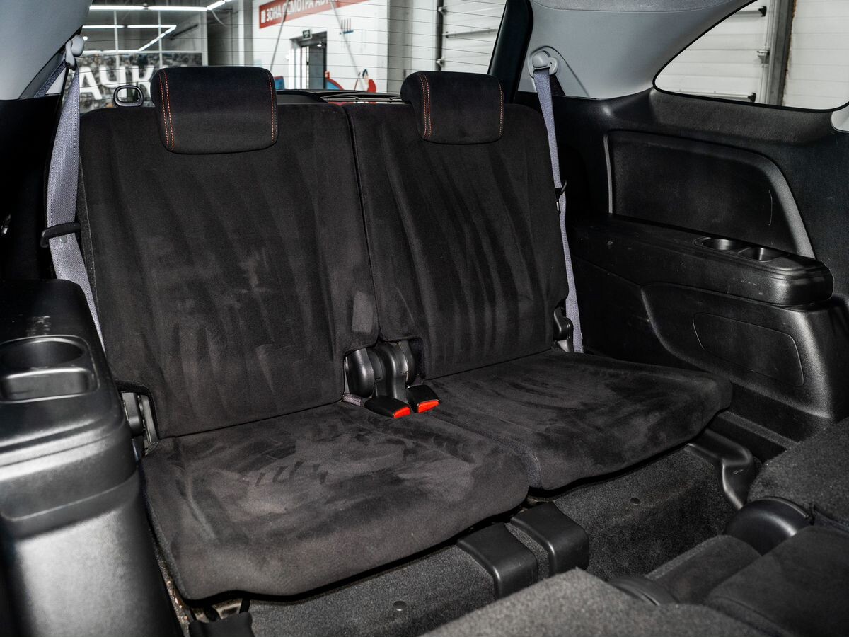 Honda Stream 2011 - фото автомобиля