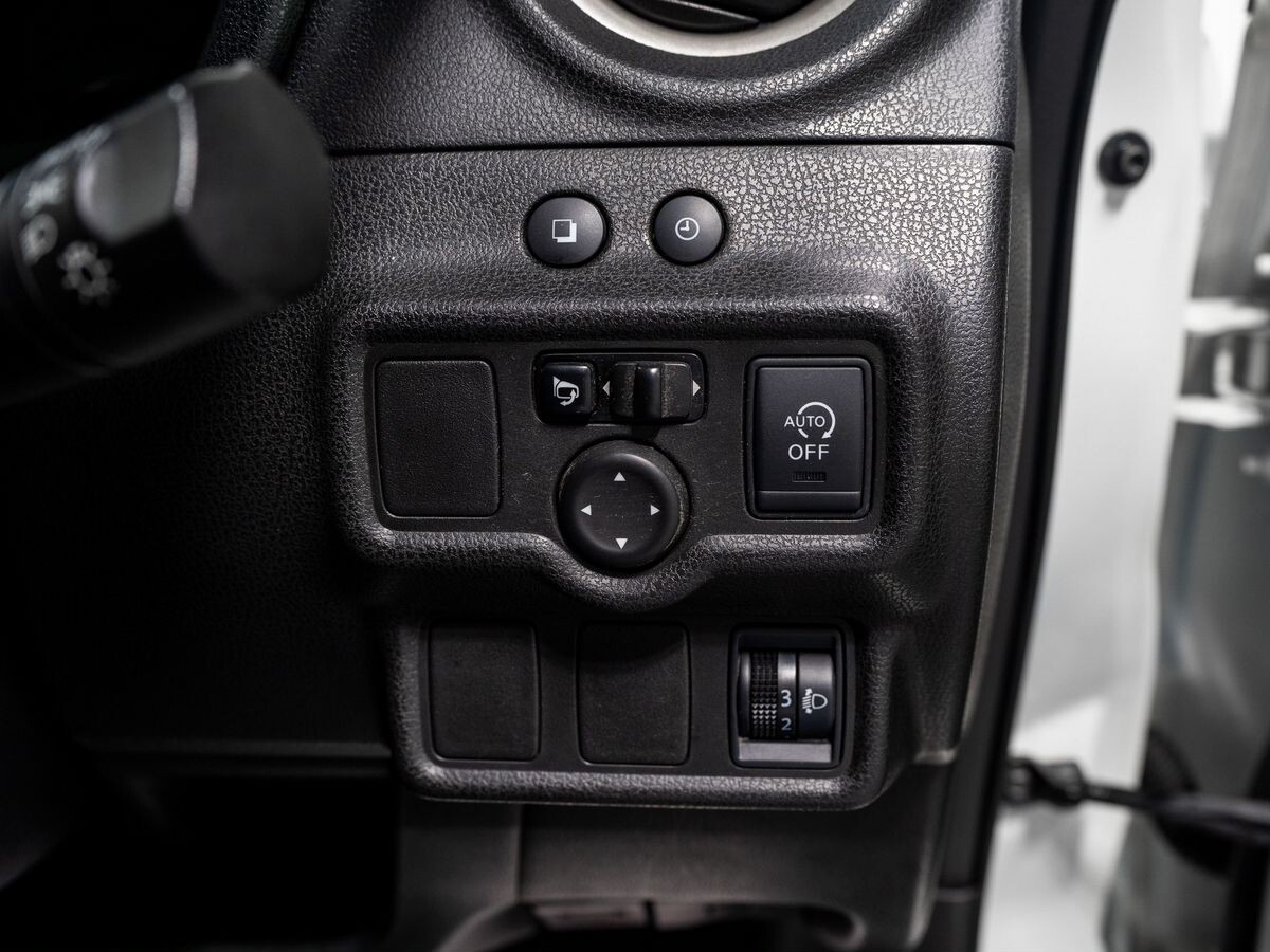 Nissan Note 2013 - фото автомобиля