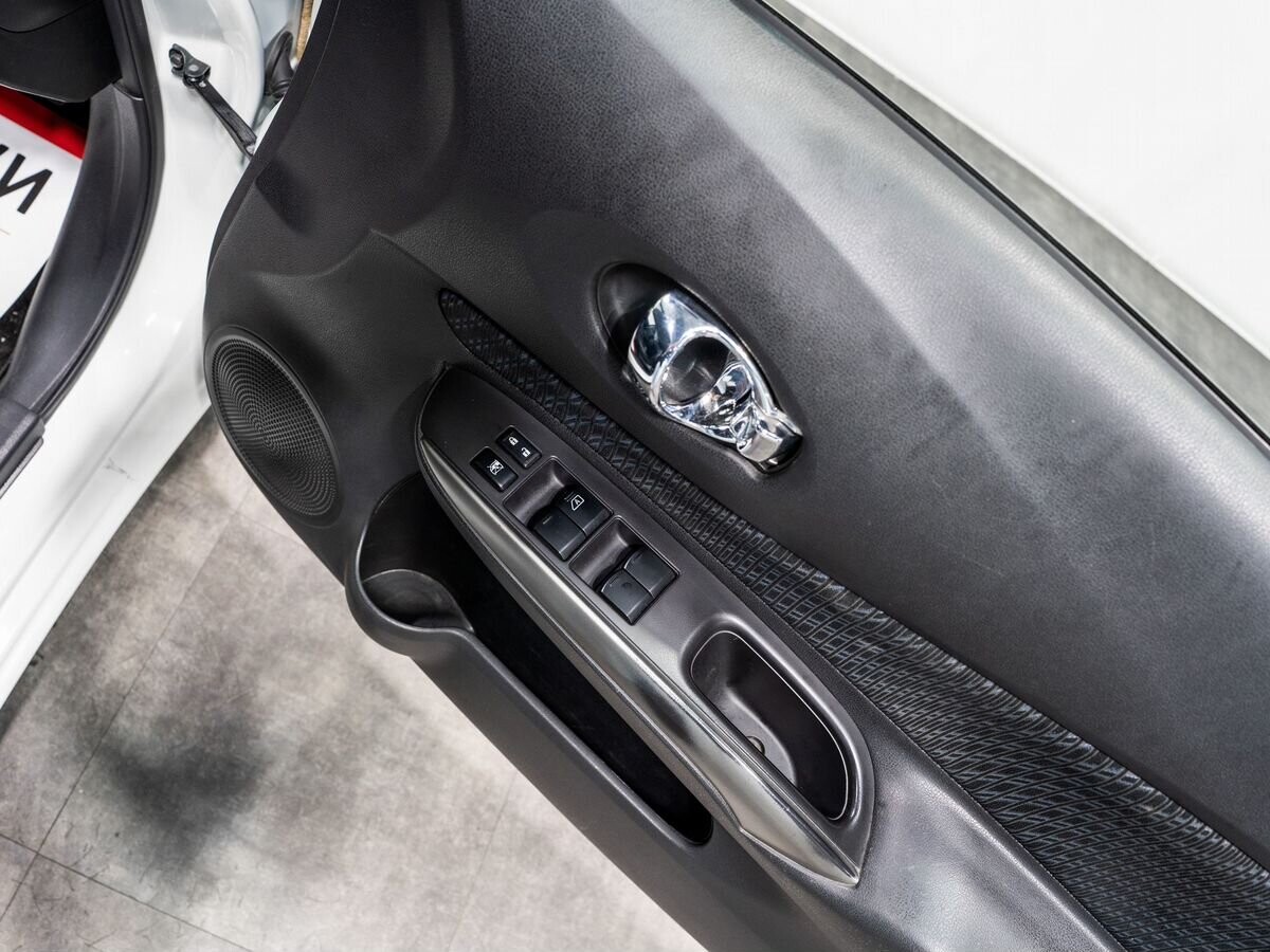 Nissan Note 2013 - фото автомобиля