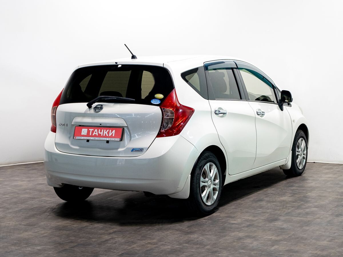 Nissan Note 2013 - фото автомобиля
