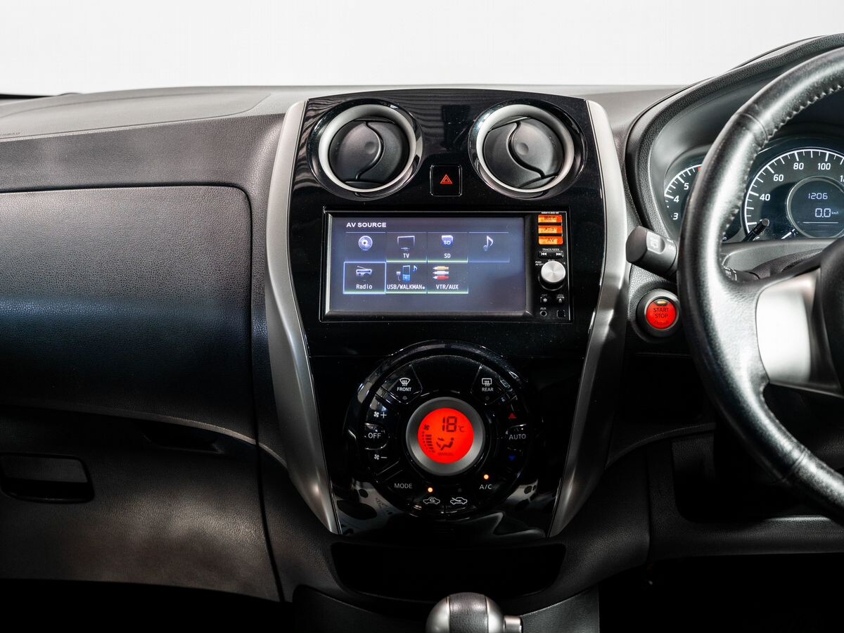 Nissan Note 2013 - фото автомобиля
