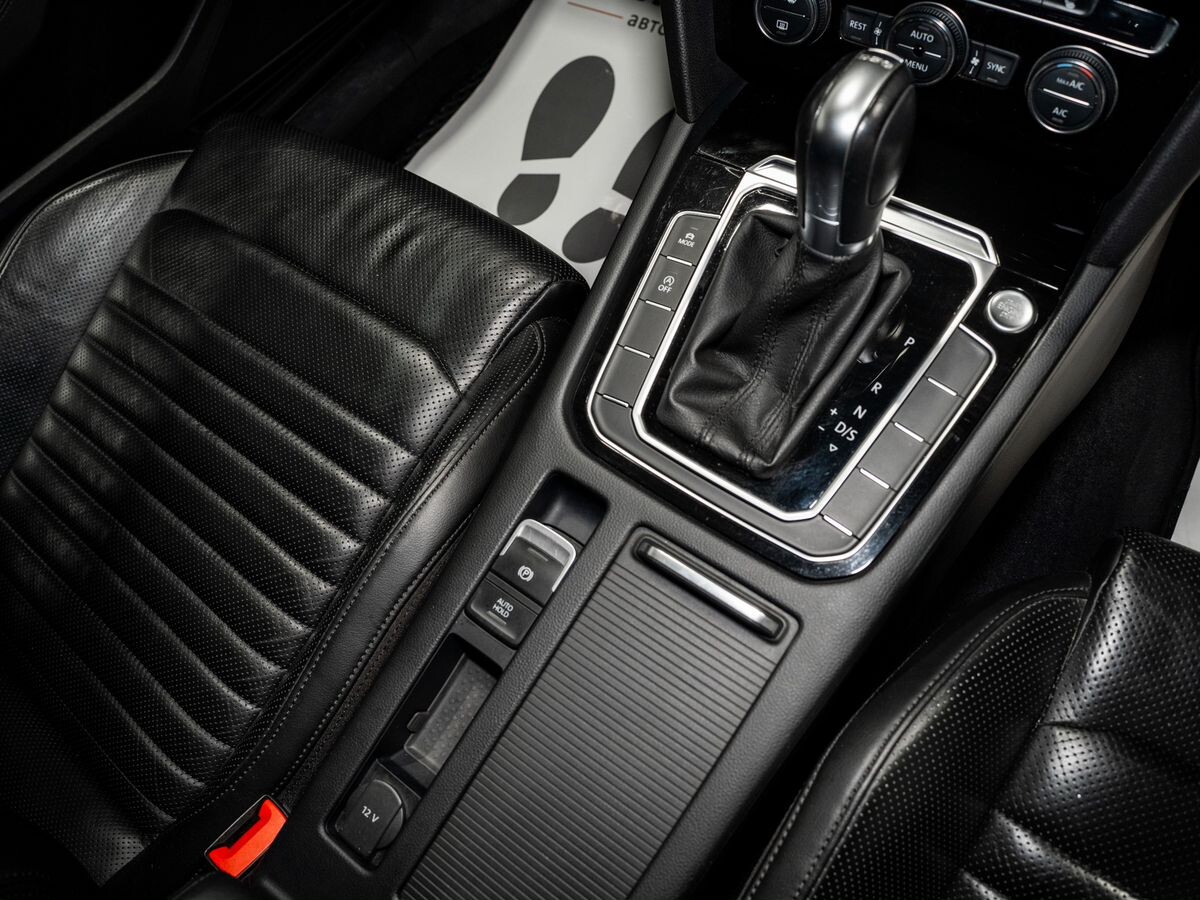 Volkswagen Passat 2017 - фото автомобиля