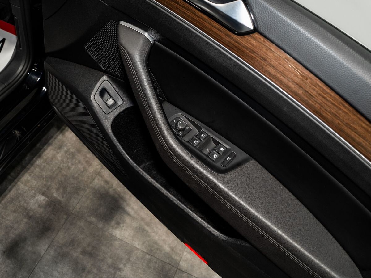 Volkswagen Passat 2017 - фото автомобиля