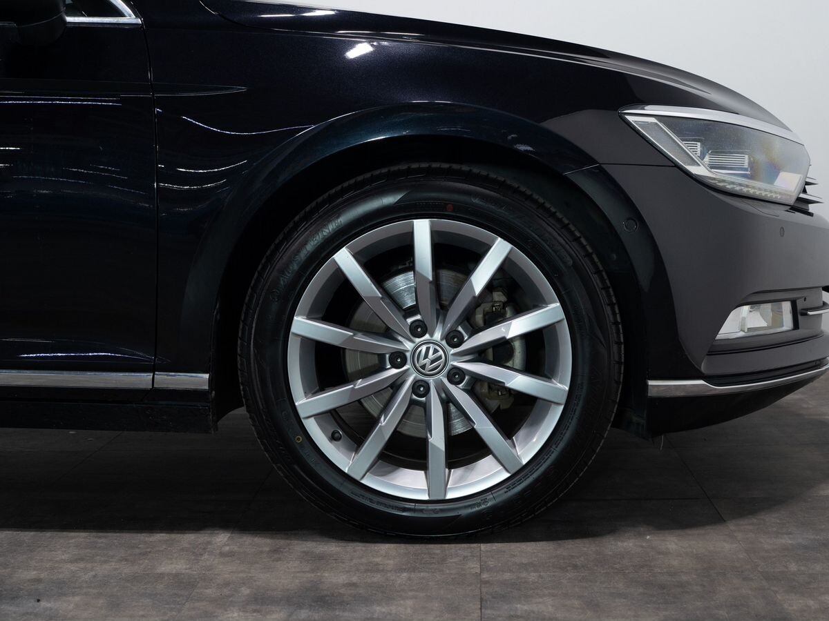 Volkswagen Passat 2017 - фото автомобиля