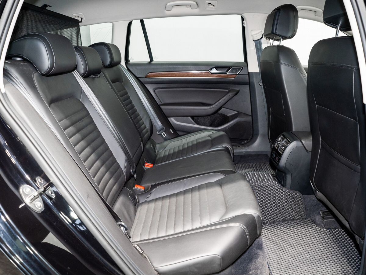 Volkswagen Passat 2017 - фото автомобиля