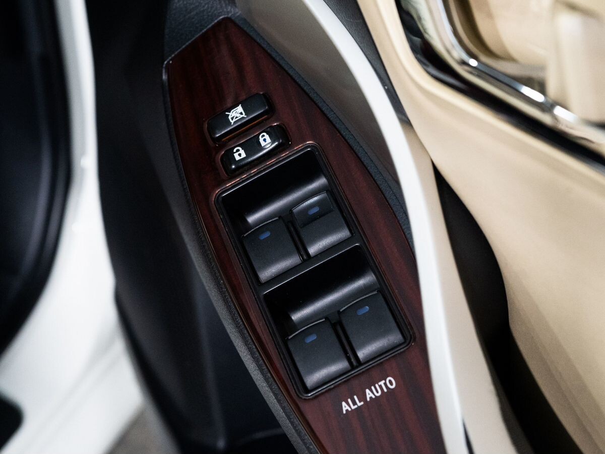 Toyota Premio 2016 - фото автомобиля