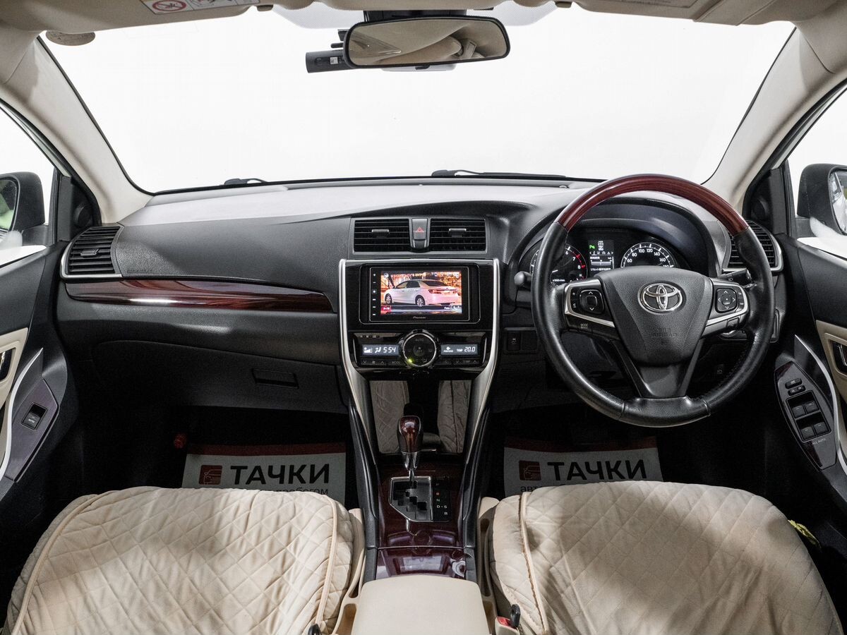 Toyota Premio 2016 - фото автомобиля