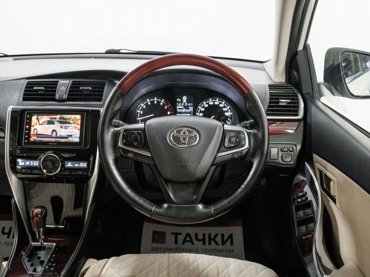Toyota Premio 2016 - фото автомобиля