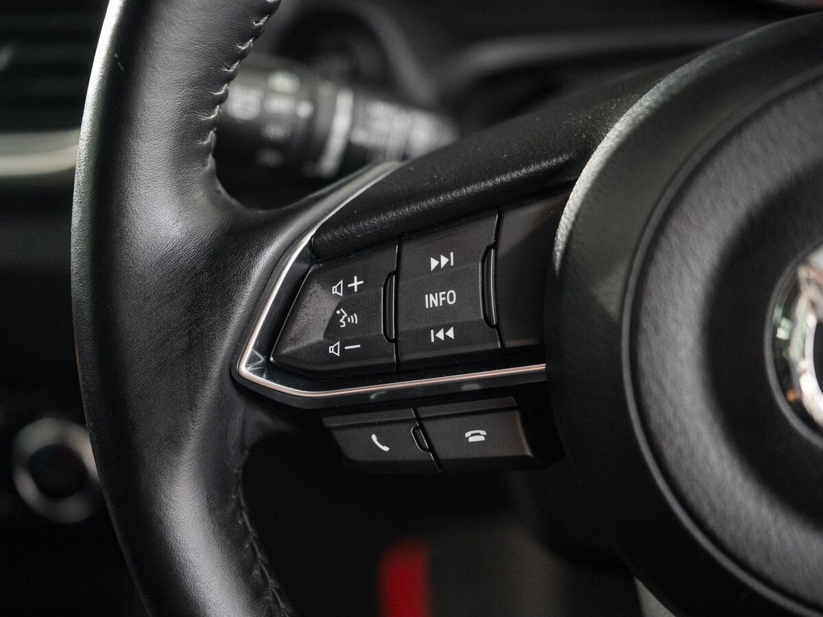 Mazda Axela 2017 - фото автомобиля