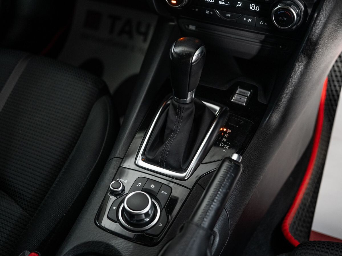 Mazda Axela 2017 - фото автомобиля