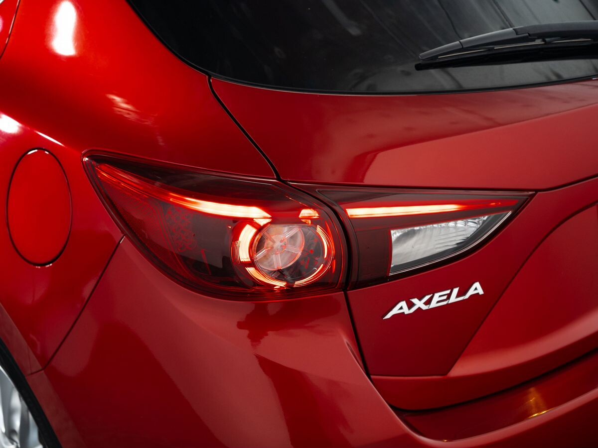 Mazda Axela 2017 - фото автомобиля