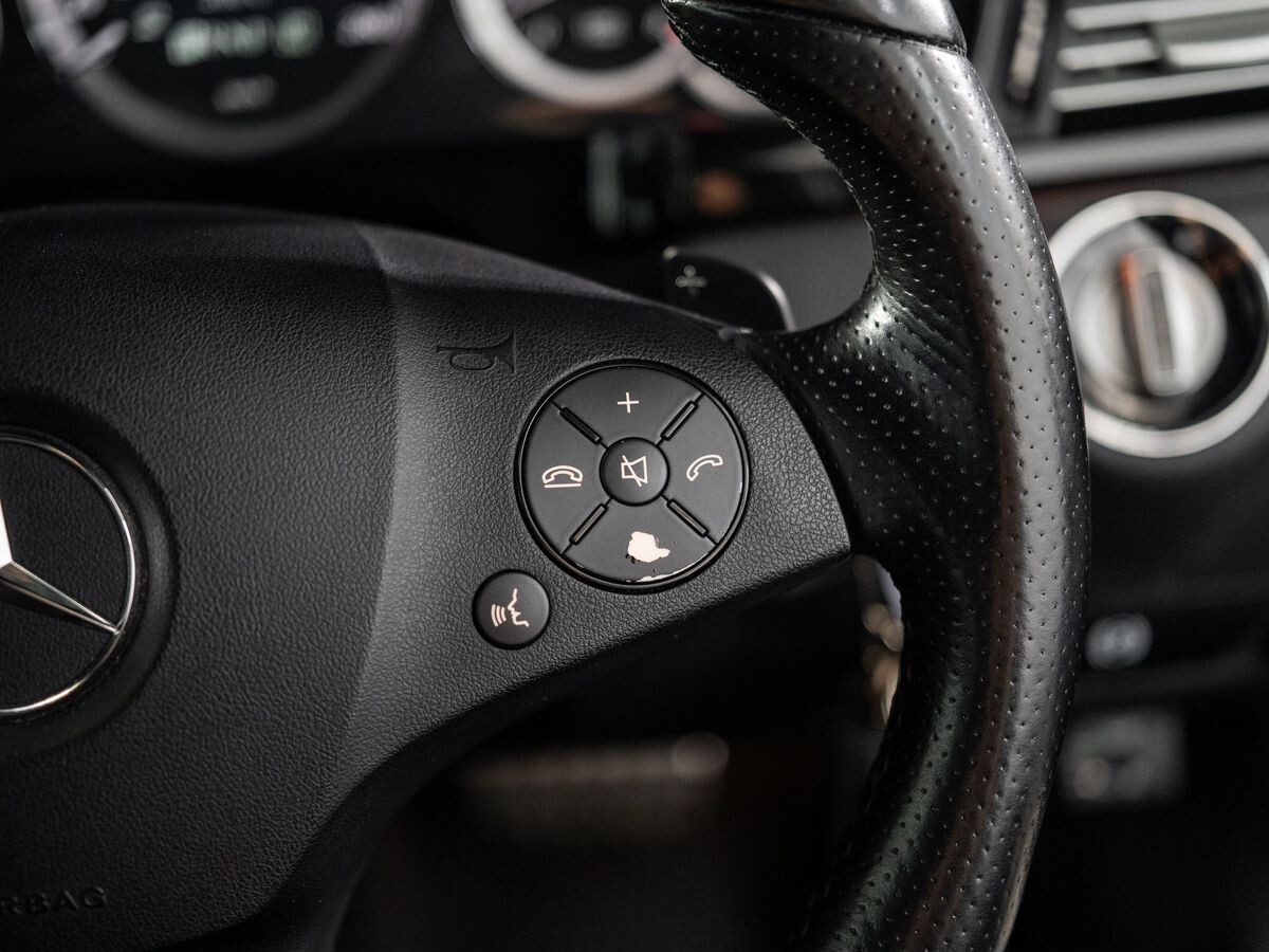Mercedes-Benz E-Class 2010 - фото автомобиля
