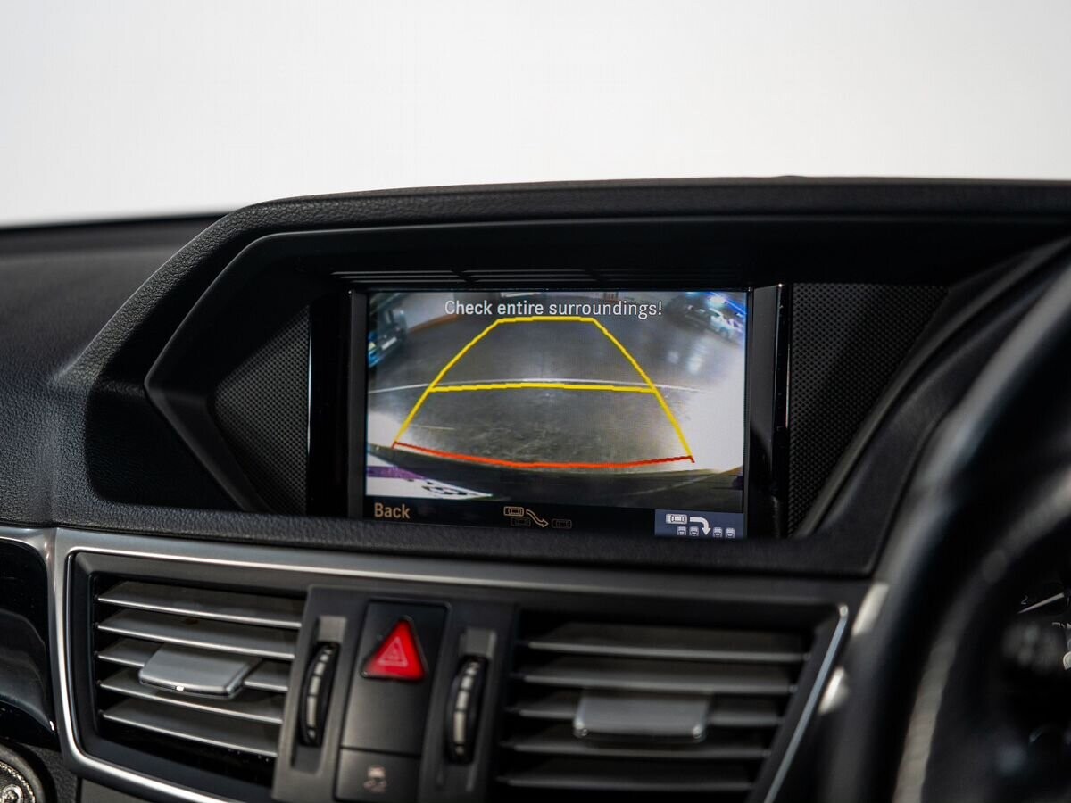 Mercedes-Benz E-Class 2010 - фото автомобиля