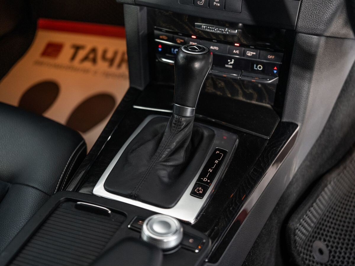 Mercedes-Benz E-Class 2010 - фото автомобиля