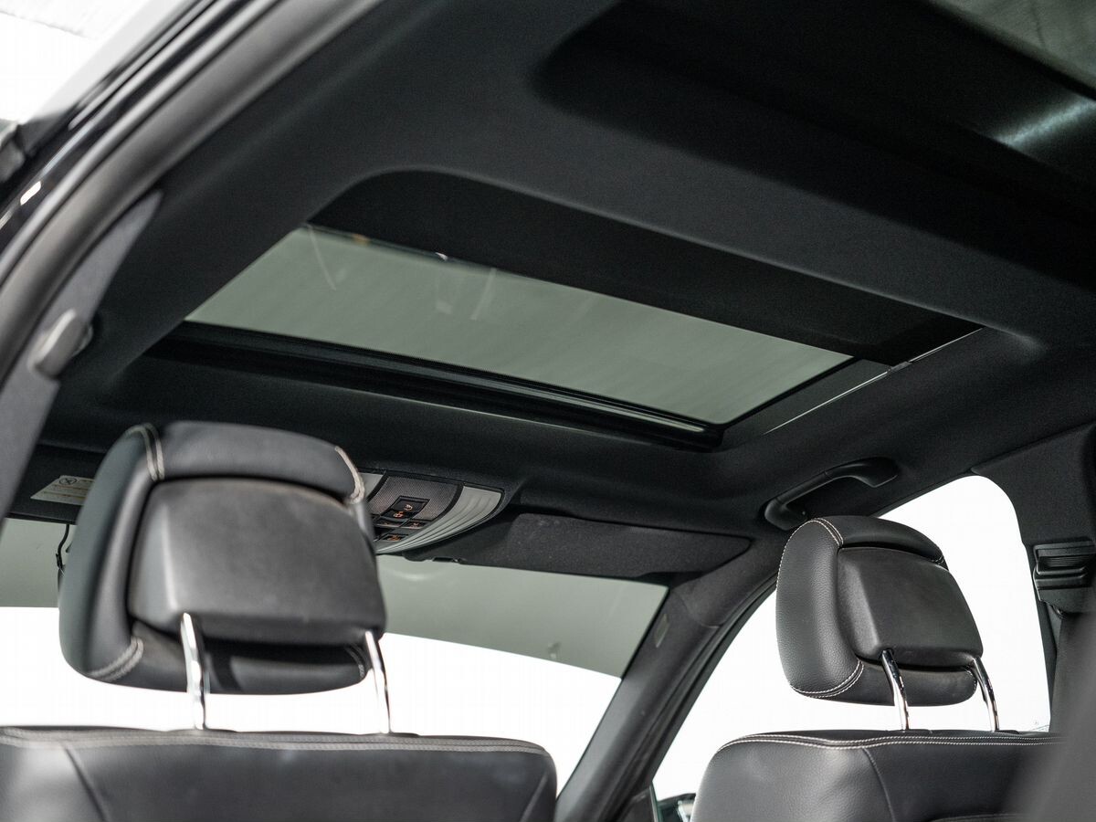 Mercedes-Benz E-Class 2010 - фото автомобиля