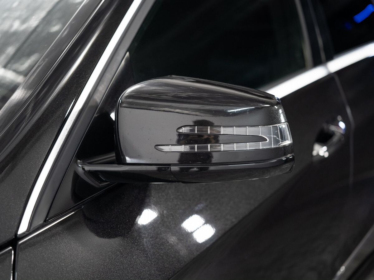 Mercedes-Benz E-Class 2010 - фото автомобиля