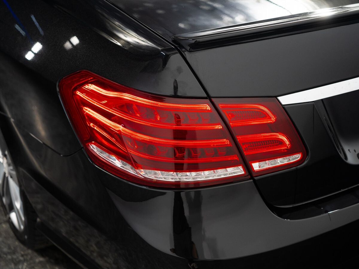 Mercedes-Benz E-Class 2010 - фото автомобиля