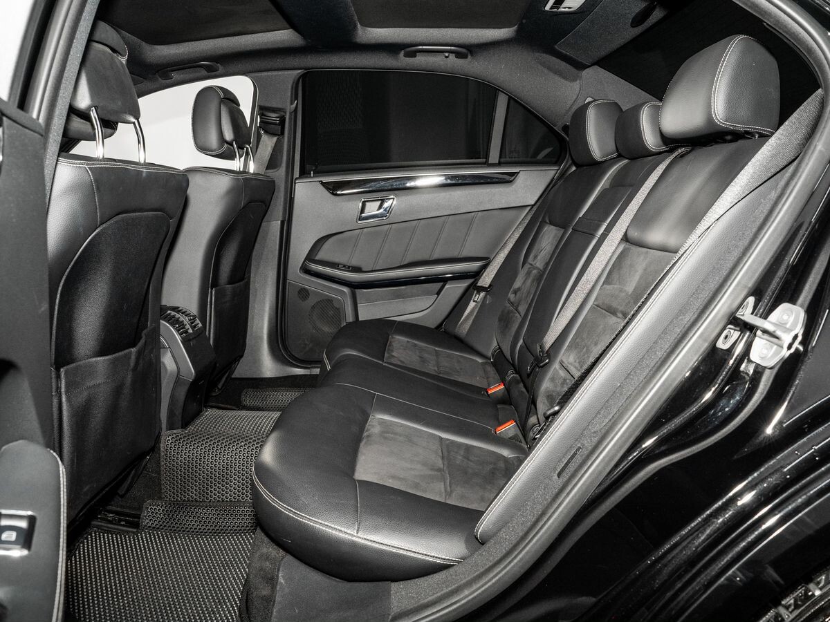 Mercedes-Benz E-Class 2010 - фото автомобиля