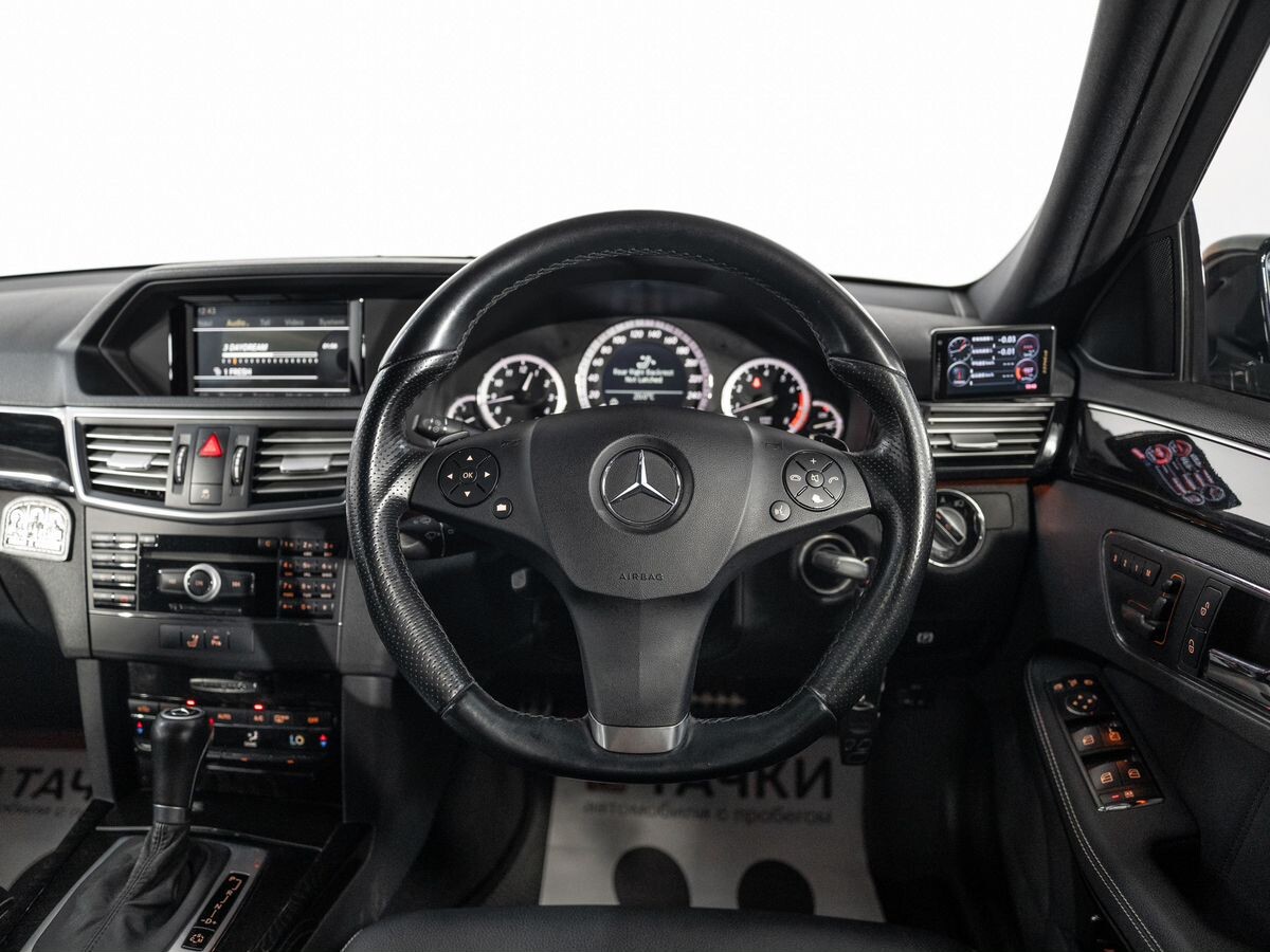 Mercedes-Benz E-Class 2010 - фото автомобиля