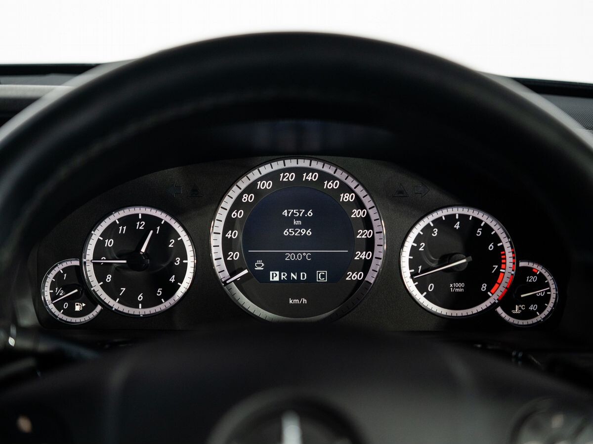 Mercedes-Benz E-Class 2010 - фото автомобиля