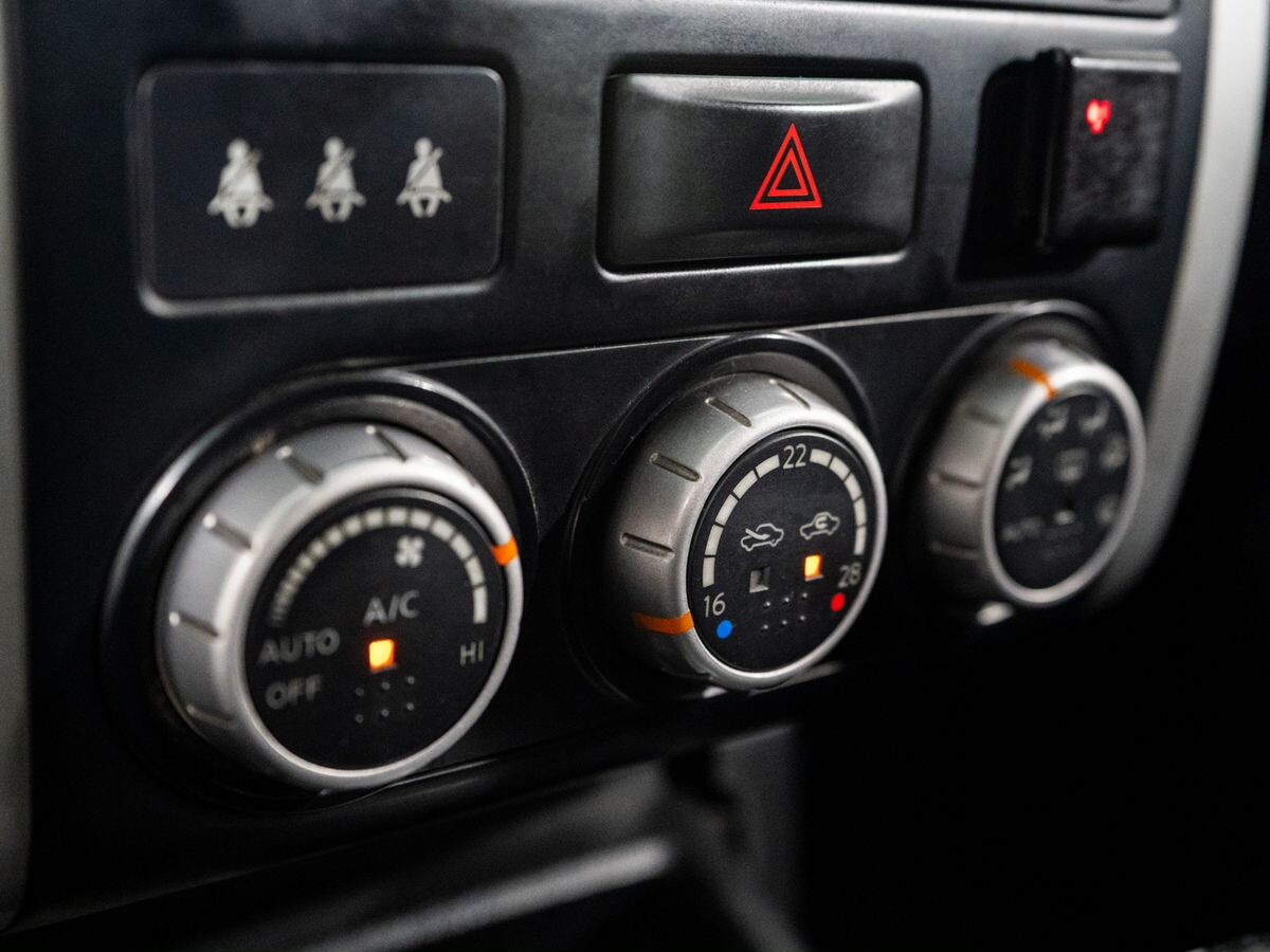 Nissan X-Trail 2011 - фото автомобиля