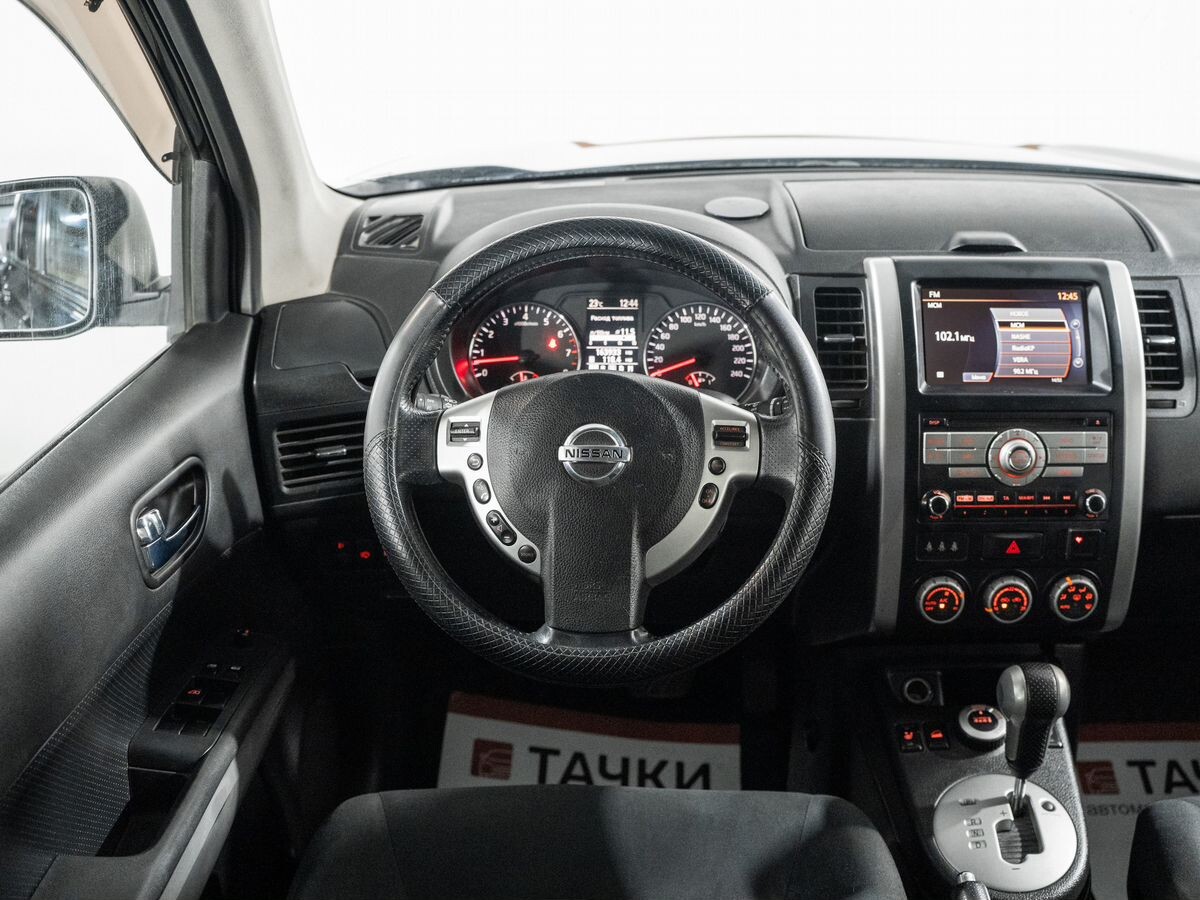 Nissan X-Trail 2011 - фото автомобиля