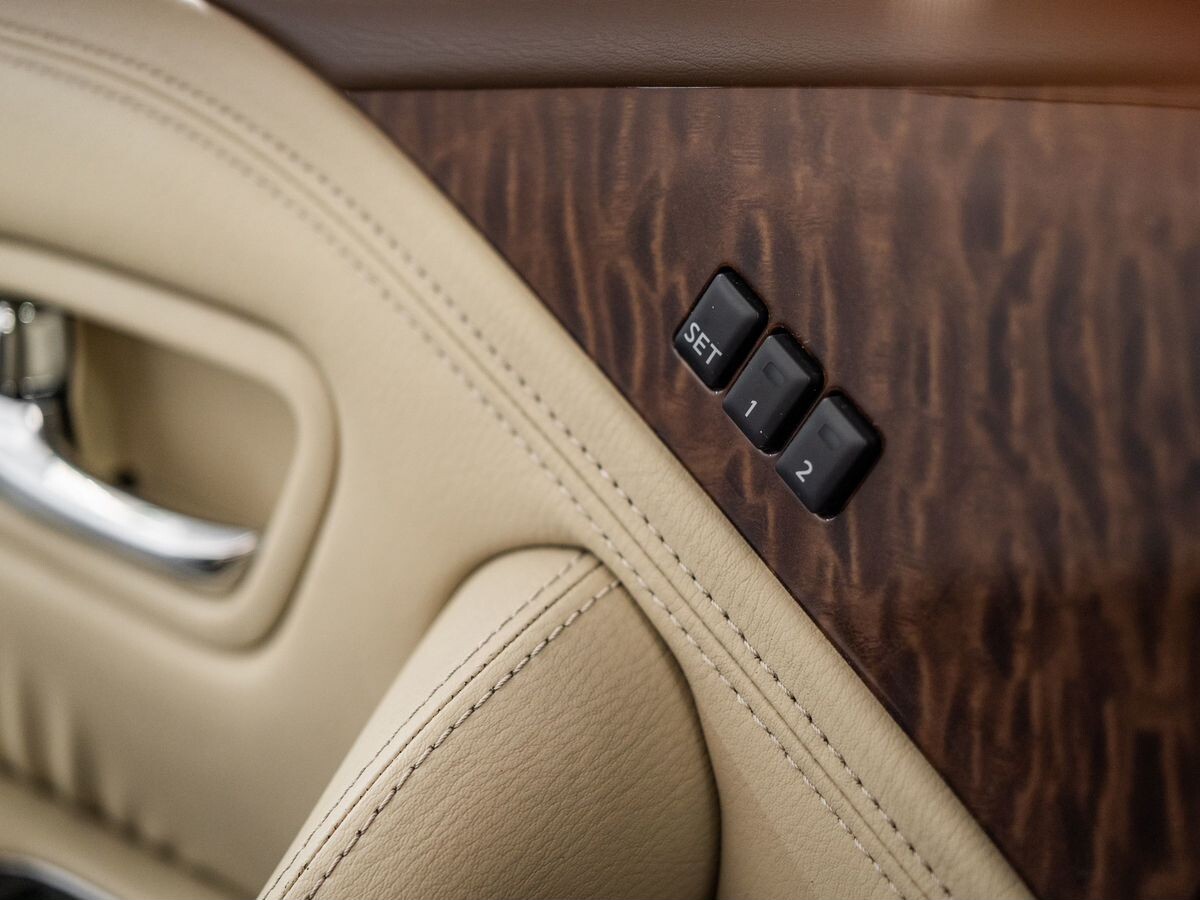 Nissan Patrol 2011 - фото автомобиля