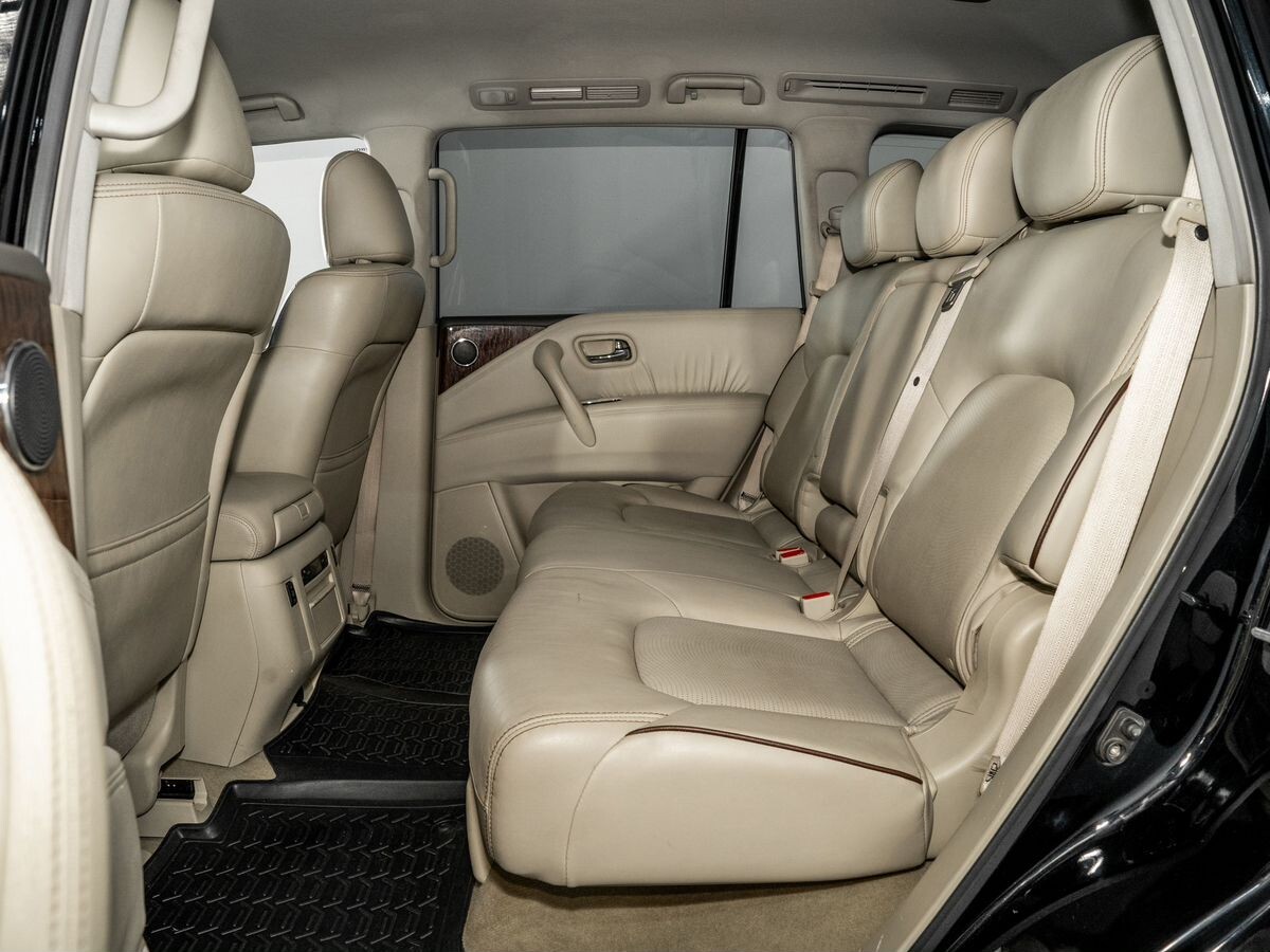 Nissan Patrol 2011 - фото автомобиля