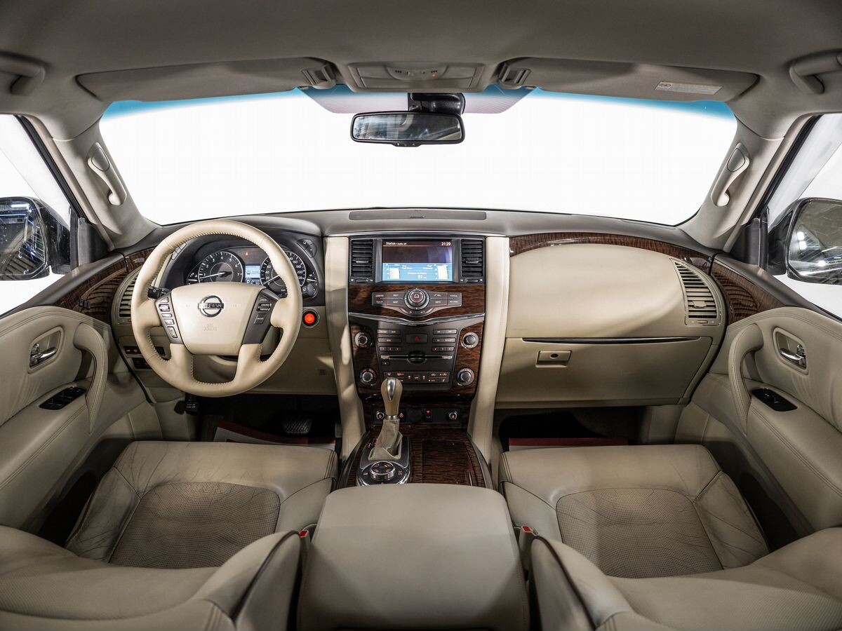 Nissan Patrol 2011 - фото автомобиля