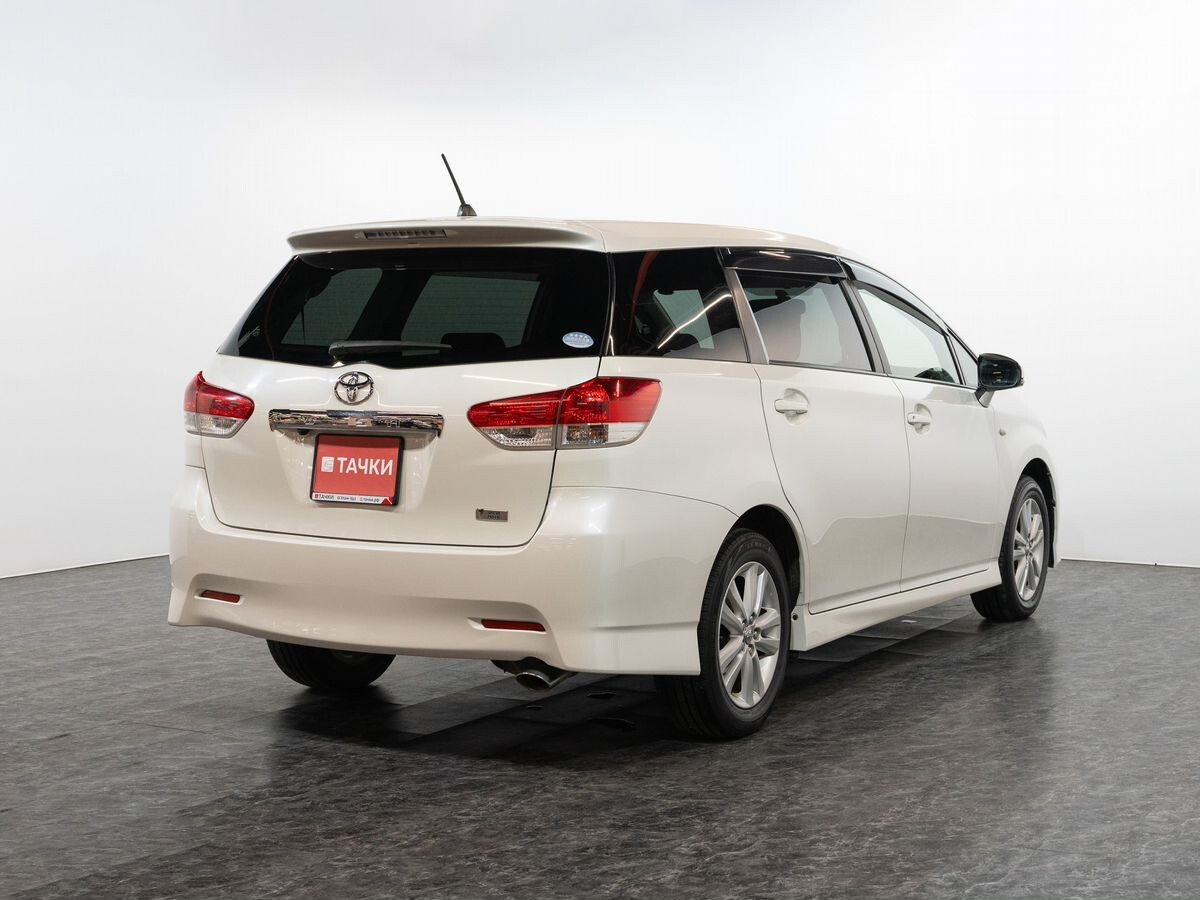 Toyota Wish 2010 - фото автомобиля