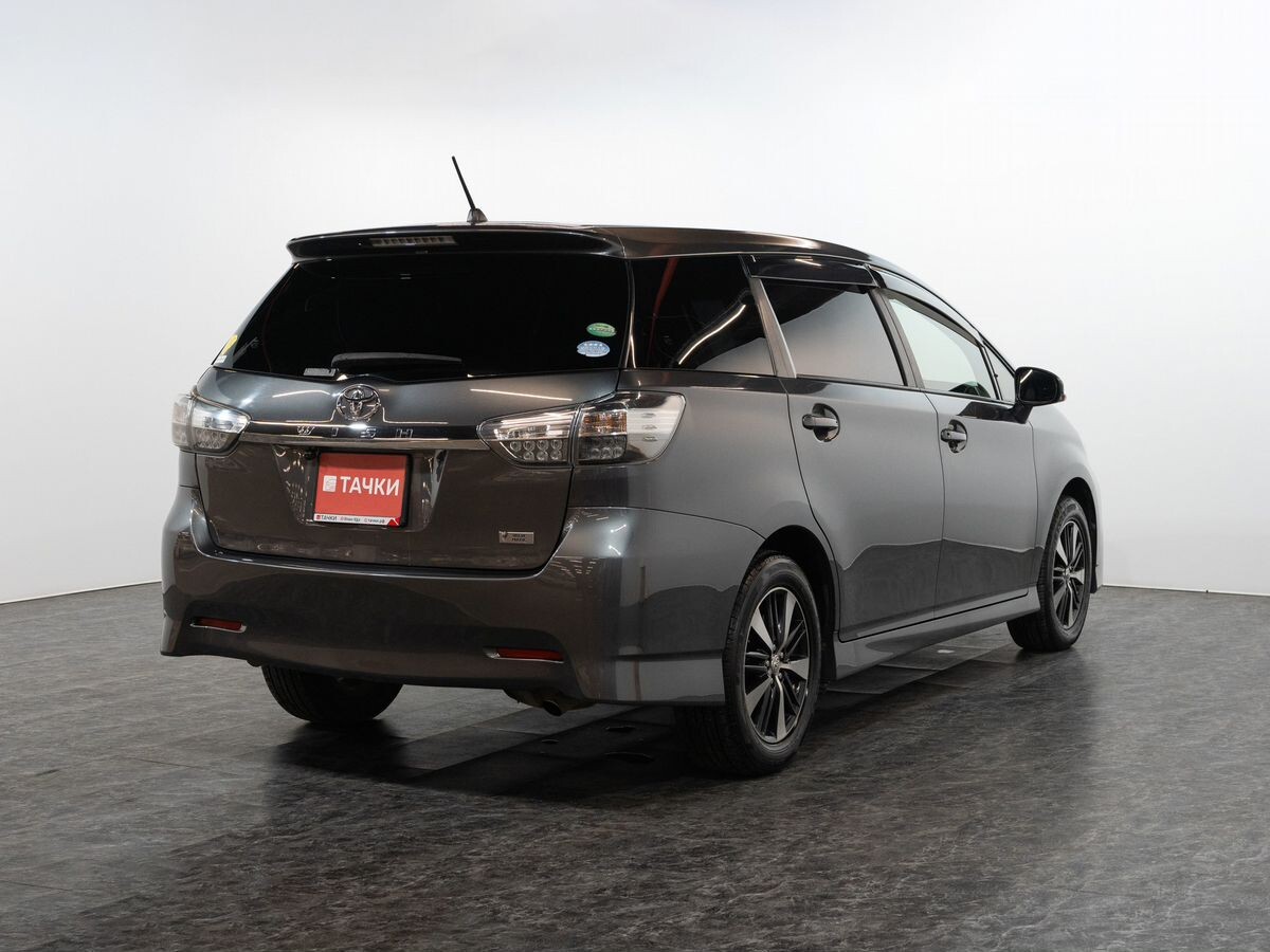 Toyota Wish 2012 - фото автомобиля