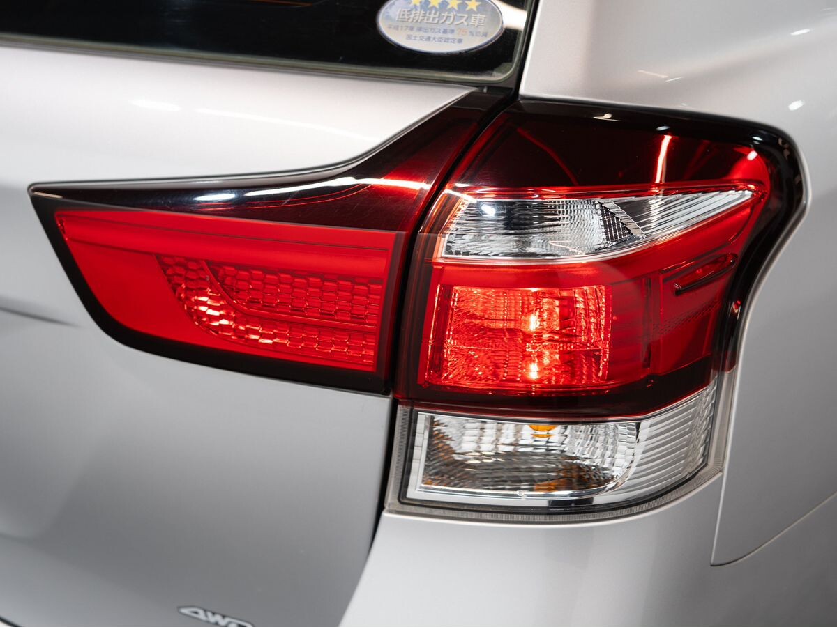 Toyota Corolla Fielder 2016 - фото автомобиля