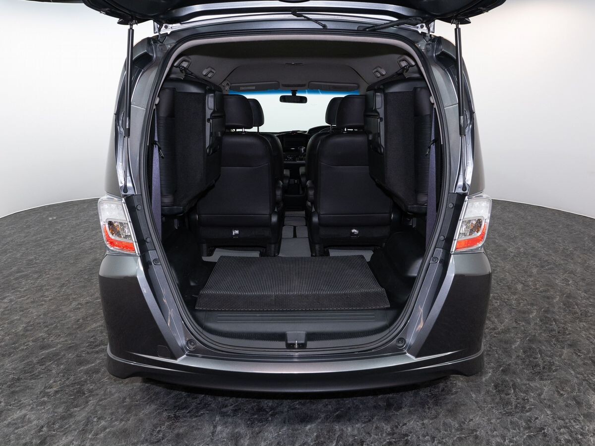 Honda Freed 2012 - фото автомобиля