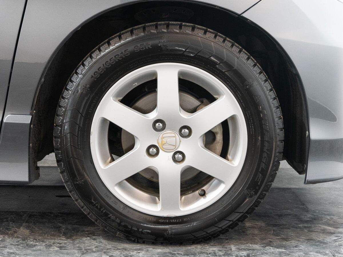 Honda Freed 2012 - фото автомобиля