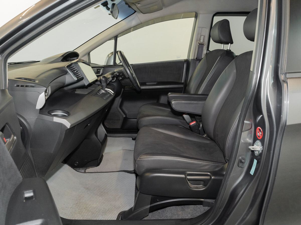 Honda Freed 2012 - фото автомобиля