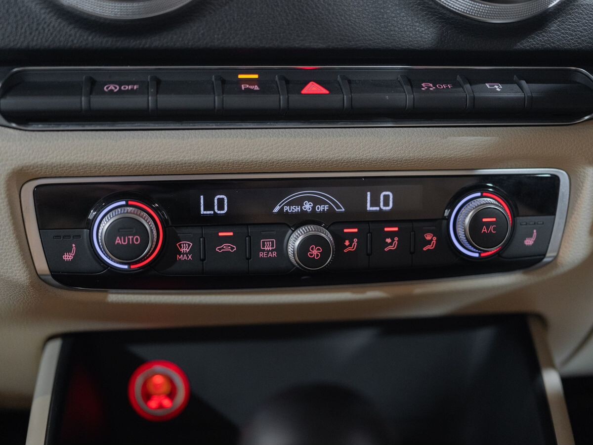 Audi A3 2015 - фото автомобиля