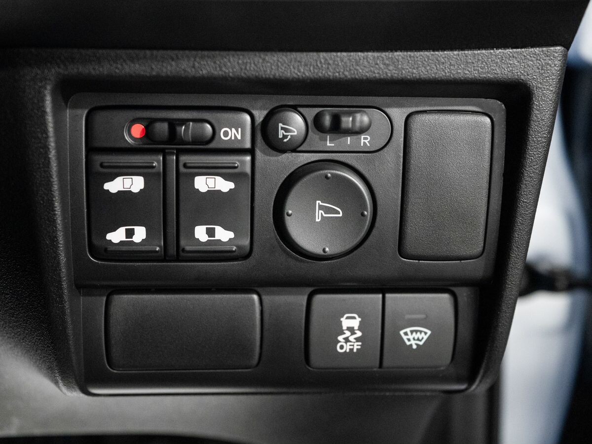 Honda Freed 2012 - фото автомобиля