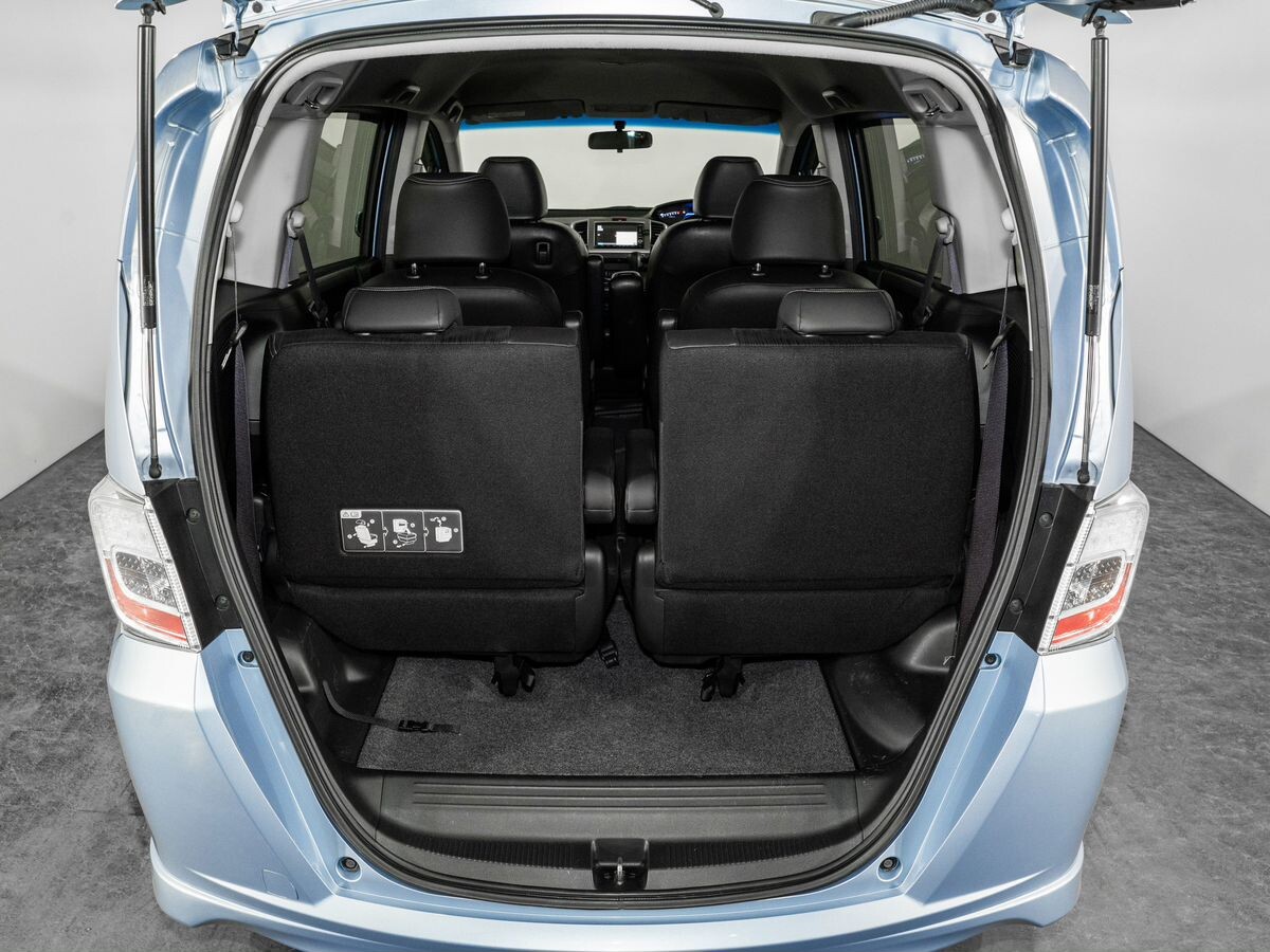 Honda Freed 2012 - фото автомобиля