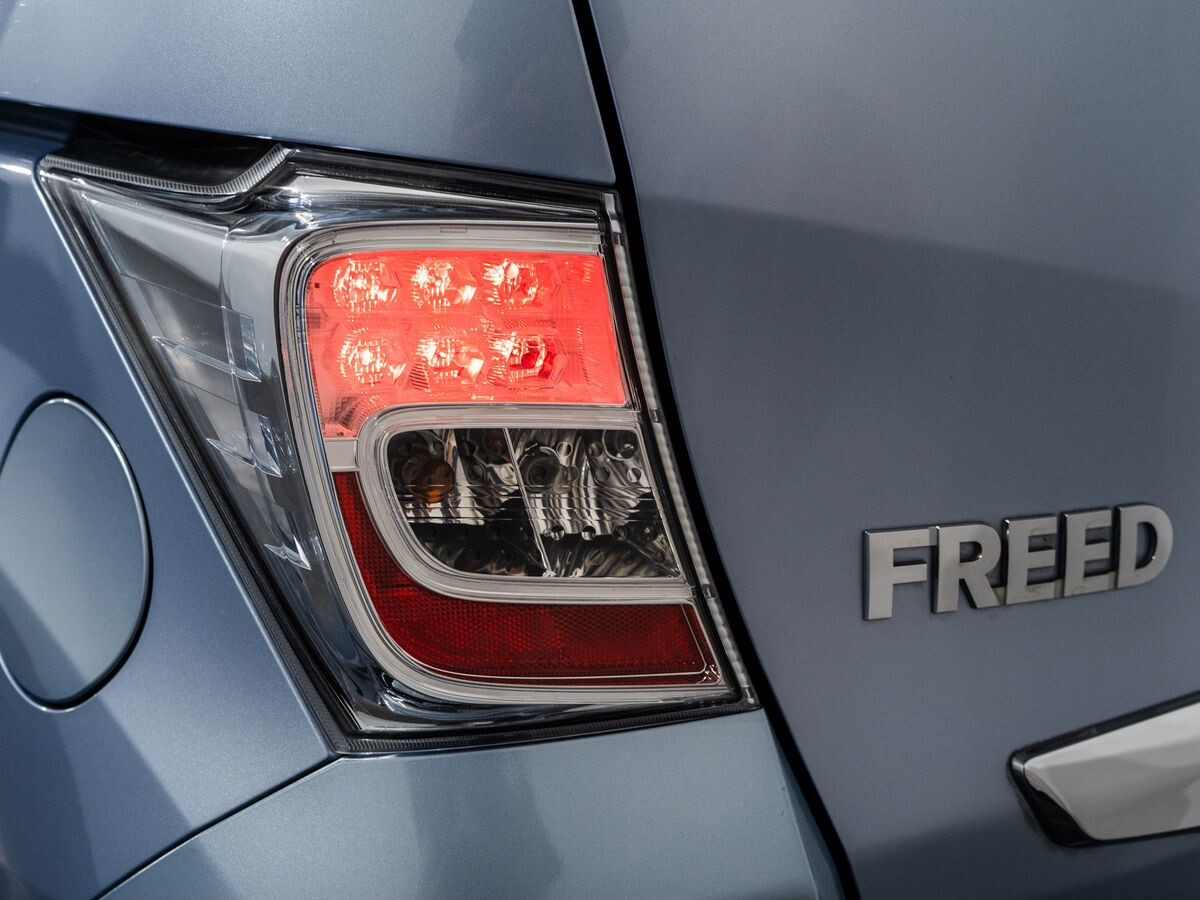 Honda Freed 2012 - фото автомобиля