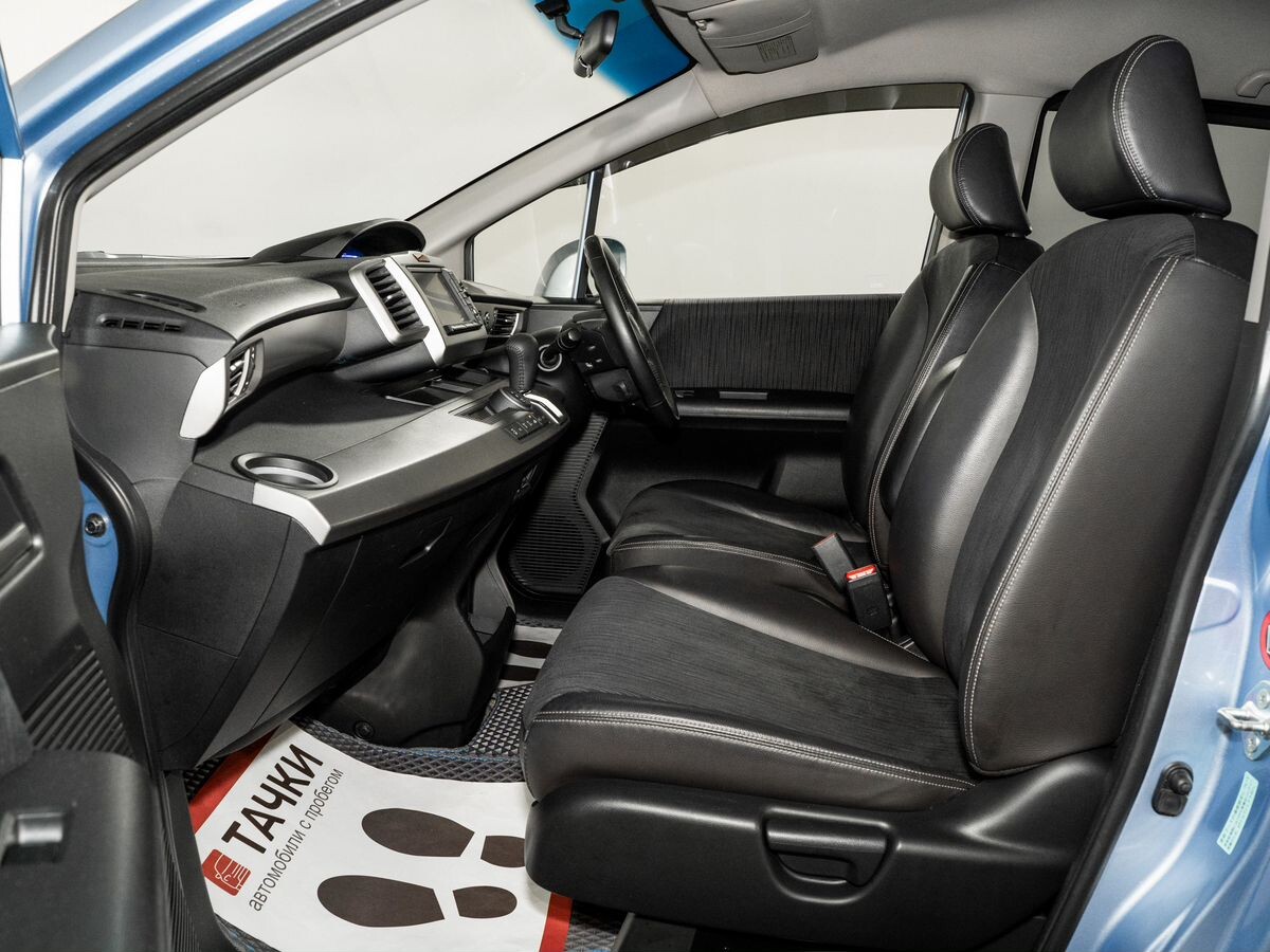 Honda Freed 2012 - фото автомобиля