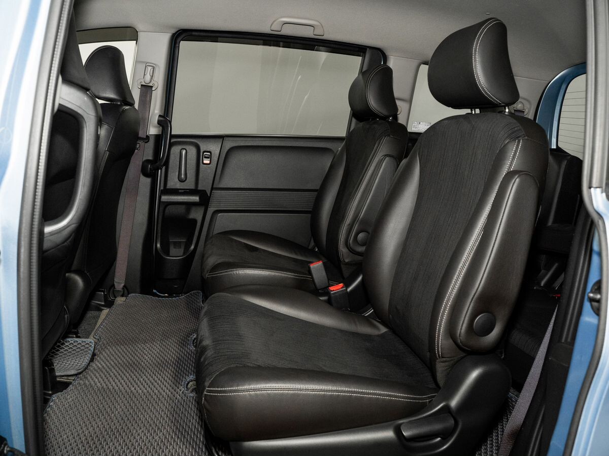 Honda Freed 2012 - фото автомобиля